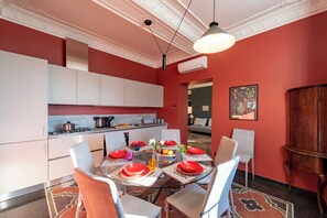 Standard Apartment, Multiple Bedrooms, Sea Facing (Precious House Genova Porto Antico) | Dining - Precious House Genova Porto Antico (Genoa)