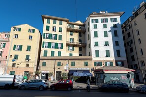 Standard-Apartment, Mehrere Schlafzimmer, Meerseite (Precious House Genova Porto Antico) | Aussenbereich