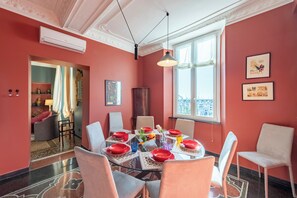 스탠다드 아파트, 침실 여러 개, 바닷가 (Precious House Genova Porto Antico) | 다이닝