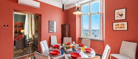 Standardlejlighed - 4 soveværelser - aircondition - mod havet (Precious House Genova Porto Antico) | Spiseområde