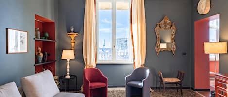 Standaard appartement, 4 slaapkamers, airconditioning (Precious House Genova Porto Antico) | Woonruimte | Smart-tv