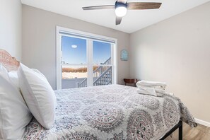 3 bedrooms, travel cot, WiFi, bed sheets