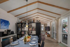 Dining - Casa Acqua (Rasa)