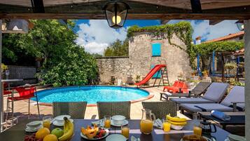 Seasonal outdoor pool