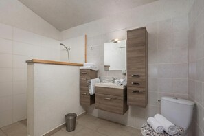 Bathroom - Casa Acqua (Rasa)