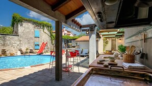 Familienhaus, 3 Schlafzimmer, 2 Bäder (Istrian Casa Acqua with Private Pool) | Speisen im Freien
