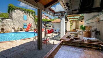 Family House, Multiple Bedrooms, 2 Bathrooms (Casa Acqua) | Outdoor dining