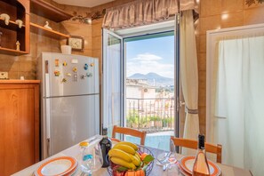 Dining - Bright Apartment Private Parking Naples (Naples)