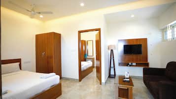 Family Room, City View | Iron/ironing board, bed sheets