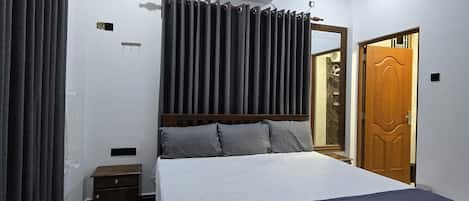 1 bedroom, soundproofing, iron/ironing board, free WiFi