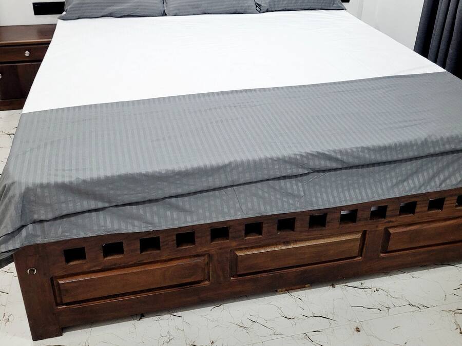 Phòng cách âm, bàn ủi/dụng cụ ủi quần áo