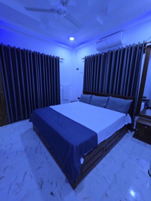 Soundproofing, iron/ironing board, free WiFi