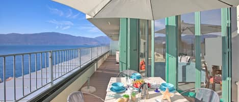 Family Apartment, 2 Bedrooms, Balcony, Lakeside (Sogno Sul Lago, Lakefront Balcony) | Outdoor dining