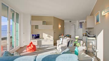 Appartement Familial, plusieurs chambres, en bord de lac (Sogno Sul Lago Lake Front) | Coin séjour