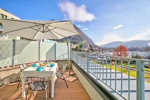 Family Apartment, Multiple Bedrooms, Lakeside (Sogno Sul Lago  Lake Front) | Outdoor dining