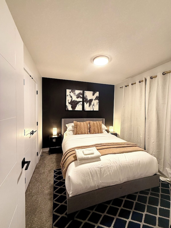 2 chambres, fer et planche à repasser, Wi-Fi, draps fournis