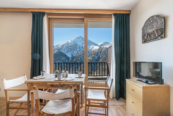 Dining - Studio Sansi 34 (Cesana Torinese)