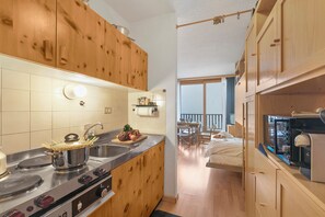 Fridge, microwave, stovetop, dishwasher - Studio Sansi 34 (Cesana Torinese)