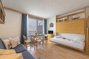 Free WiFi, bed sheets - Studio Sansi 34 (Cesana Torinese)