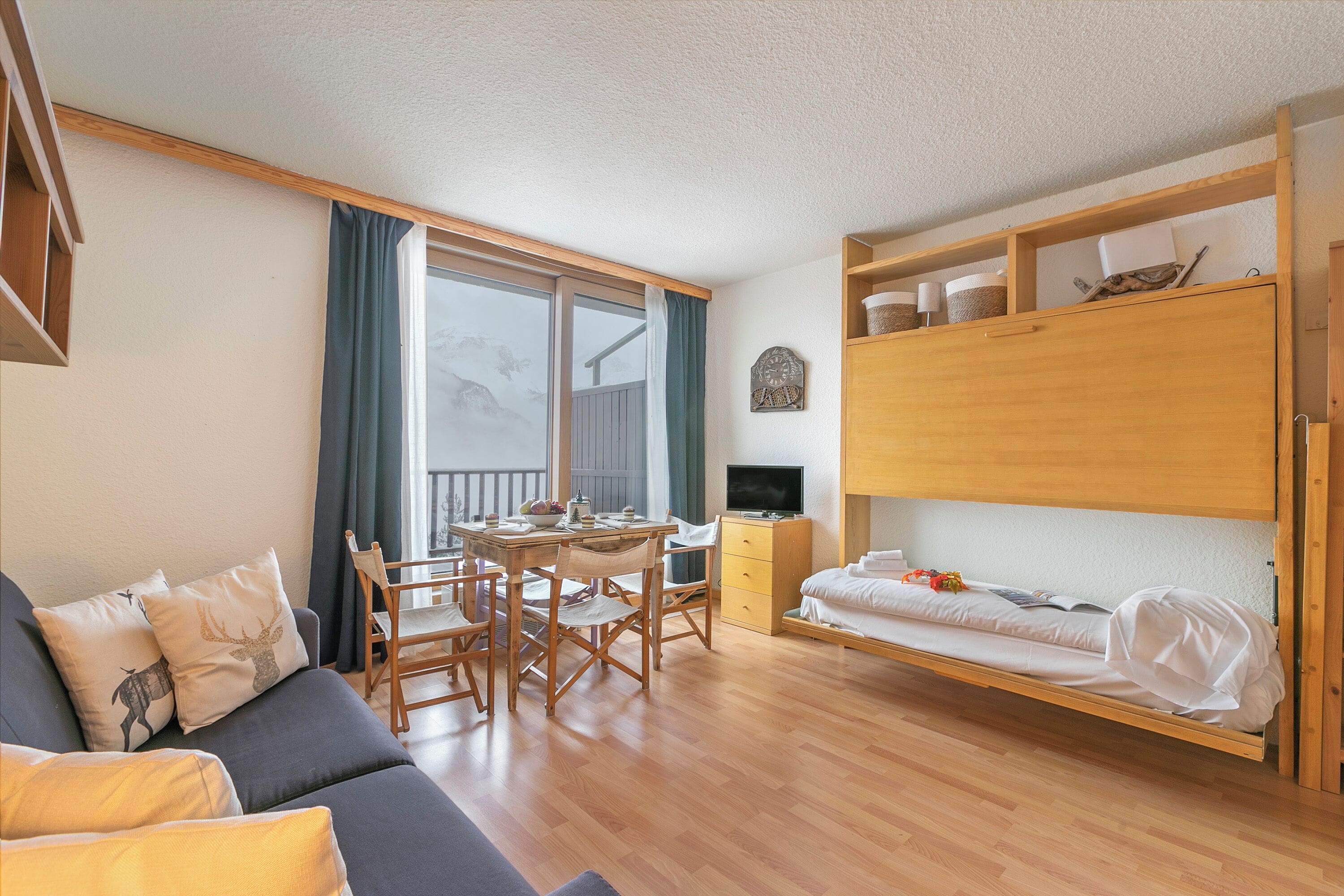 Standard Studio, Mountain View (Studio Sansi 34) | Free WiFi, bed sheets