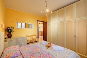 Standard Apartment, Multiple Bedrooms, Mountainside (John's House-Lakeview & shared pool)