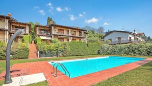 Standaard appartement, 2 slaapkamers, balkon (Julia's House lakeview & shared pool) | Zwembad