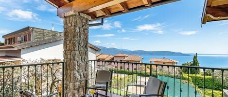 Standard Apartment, Multiple Bedrooms, Mountainside (Julia's House lakeview & shared pool) | Lake view