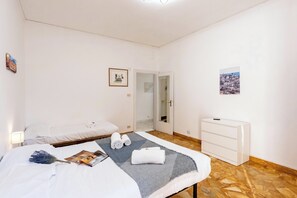 Standard Apartment, 3 Bedrooms, 2 Bathrooms (House Rondinella Genova City Center) - House Rondinella Genova City Center (Genoa)