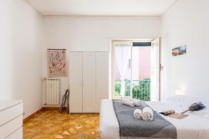 Standard Apartment, 3 Bedrooms, 2 Bathrooms (House Rondinella Genova City Center) - House Rondinella Genova City Center (Genoa)