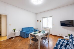 Standard Apartment, Multiple Bedrooms, 2 Bathrooms (House Rondinella Genova City Center) | Living area