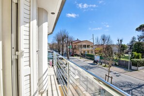 Familienhaus, 3 Schlafzimmer, 2 Bäder (Casa Patino - Villa in Torre del Lago) | Unterkunftsgelände