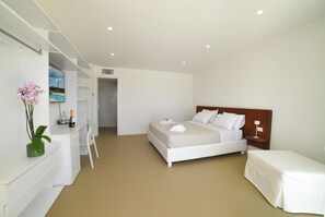 1 Schlafzimmer, Schreibtisch, laptopgeeigneter Arbeitsplatz