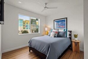 2 chambres, fer et planche à repasser, lit de bébé portatif, Wi-Fi