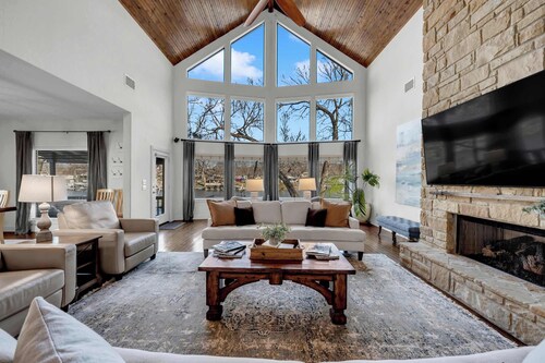 Casa Linda - Boat Lift, Guest House, & Pool Table