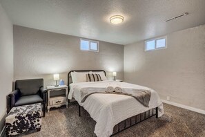 5 bedrooms, iron/ironing board, travel cot, WiFi
