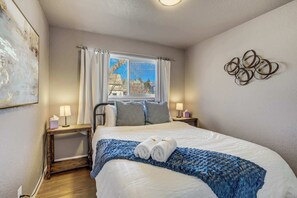 5 Schlafzimmer, Bügeleisen/Bügelbrett, Reisekinderbett, WLAN