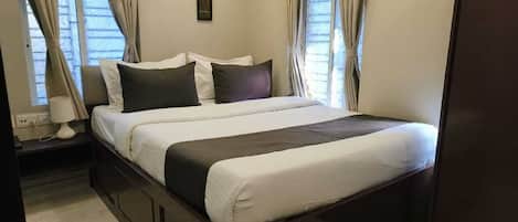 Luxury Double Room, City View
