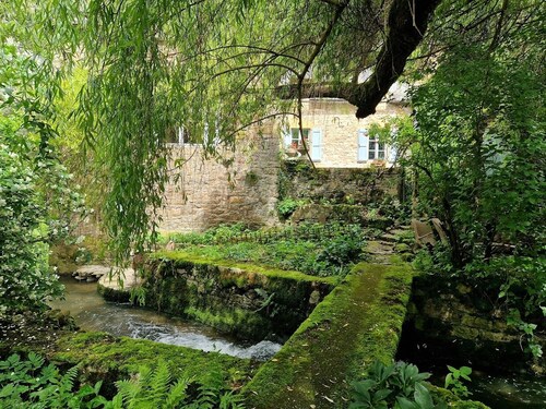 La Providence, 13th century mill, heated pool, comfortable, view