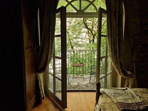 5 soverom, strykejern/-brett, wi-fi og sengetøy