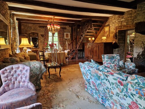 La Providence, 13th century mill, heated pool, comfortable, view