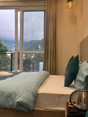 Family Quadruple Room | Meja, ruang kerja komputer riba, kalis bunyi, Wi-fi percuma 