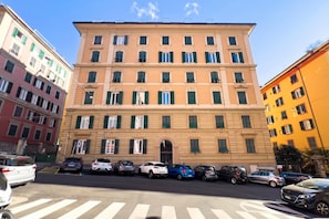 Family Apartment, Multiple Bedrooms, 2 Bathrooms (Graceful Home Genova City Center) | Exterior