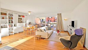 Family Apartment, 2 Bedrooms, 2 Bathrooms (Ô Lac Ascona with Garden) | Living area | Flat-screen TV - O Lac Ascona With Garden (Ascona)