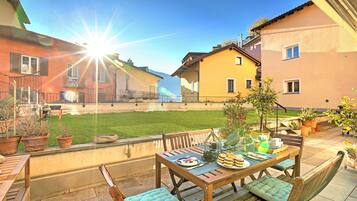Family Apartment, Multiple Bedrooms, 2 Bathrooms (Ô Lac Ascona with Garden) | Outdoor dining