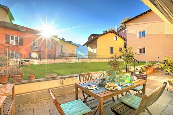 Family Apartment, Multiple Bedrooms, 2 Bathrooms (Ô Lac Ascona with Garden) | Outdoor dining