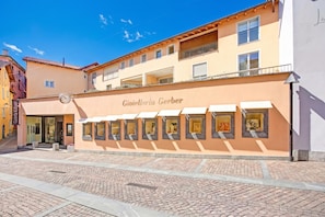 Appartement Familial, plusieurs chambres, 2 salles de bains (à Lac Ascona with Garden) | Extérieur