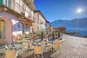 Appartement Familial, plusieurs chambres, 2 salles de bains (Ô Lac Ascona with Garden) | Restauration extérieure