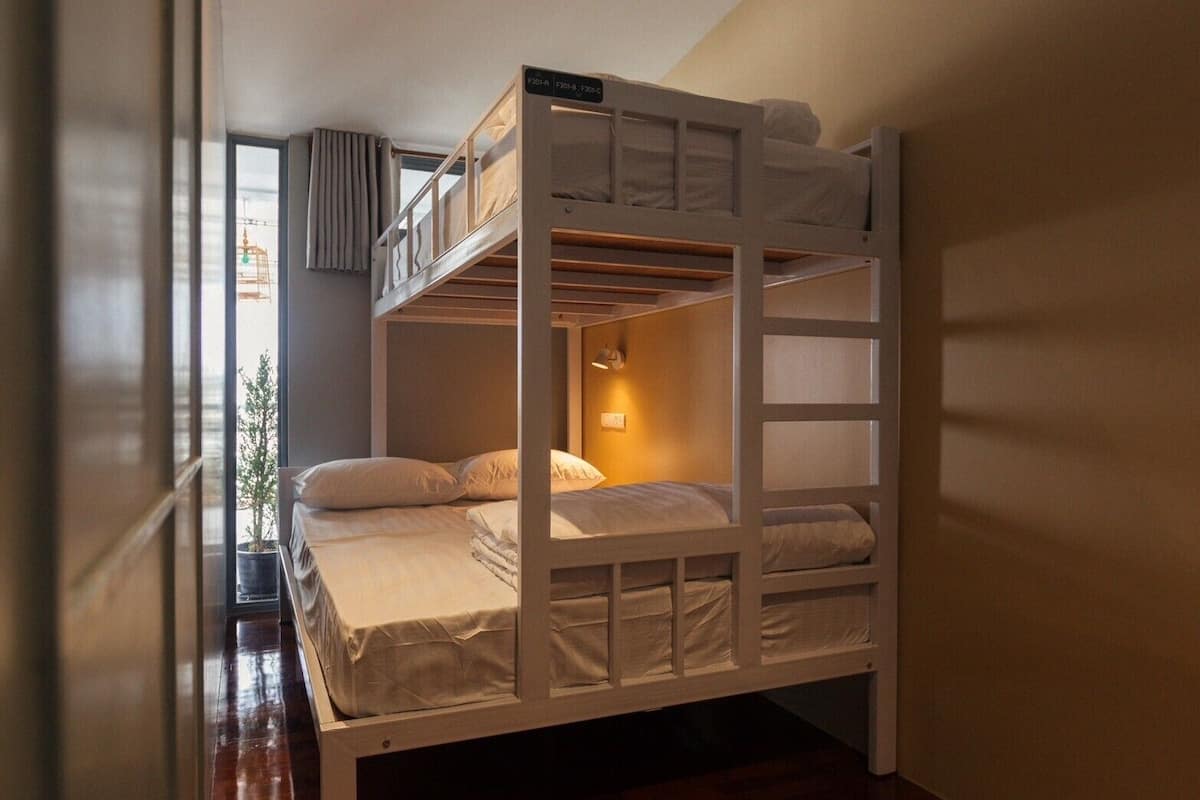 Family Room - Share bathroom | Blackout drapes, free WiFi