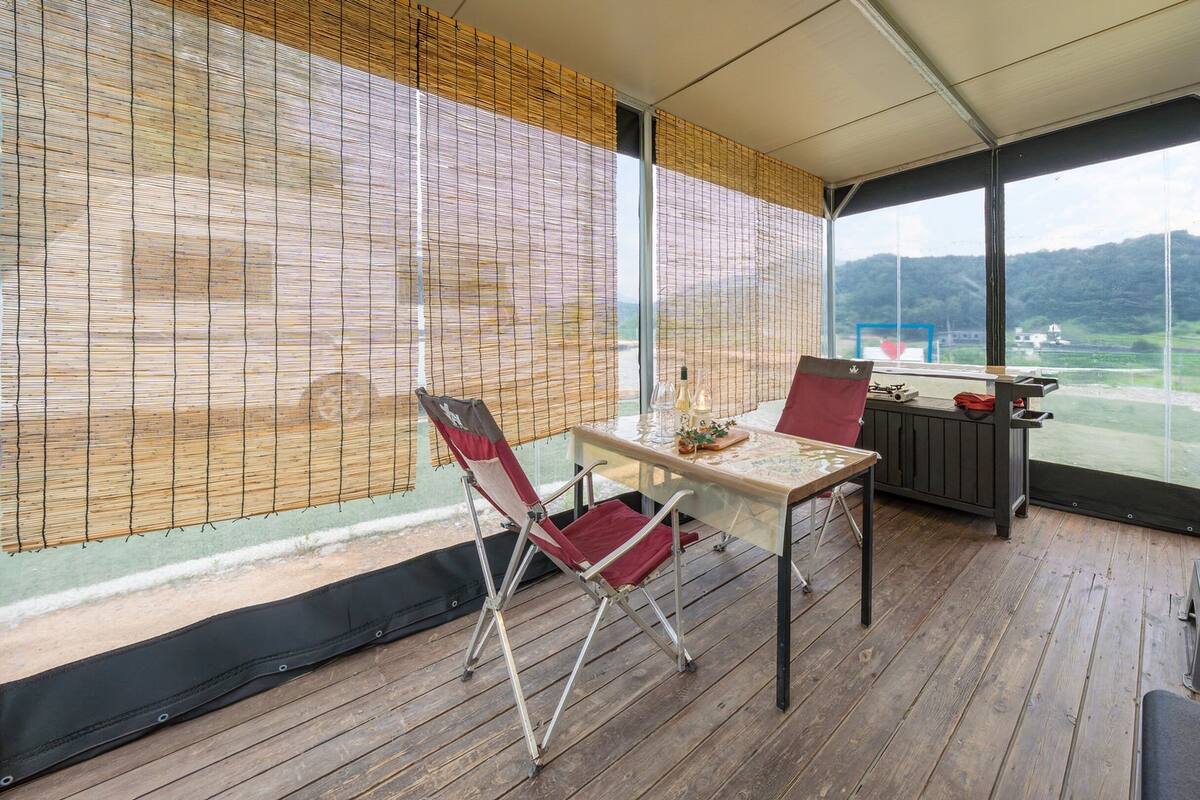 Quarto básico, 1 quarto (German Caravan Weinsberg 1) | Wi-Fi de cortesia