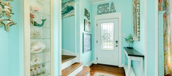 Private Pool Home | 2 Blocks to the Beach | Fenced Yard | Island Cottage | Central Location | Wifi